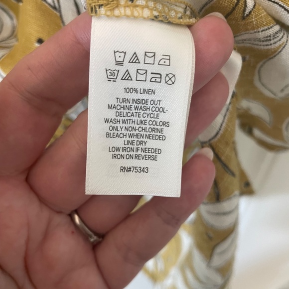 RACHEL ZOE 100% LINEN  MEDIUM GOLD AND WHITE BUTTON DOWN SHIRT - Picture 4 of 8